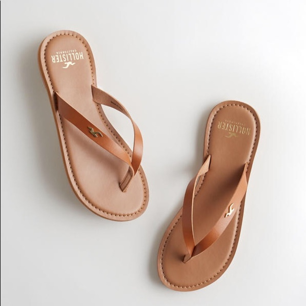 NWT Hollister Faux Leather Flip Flop